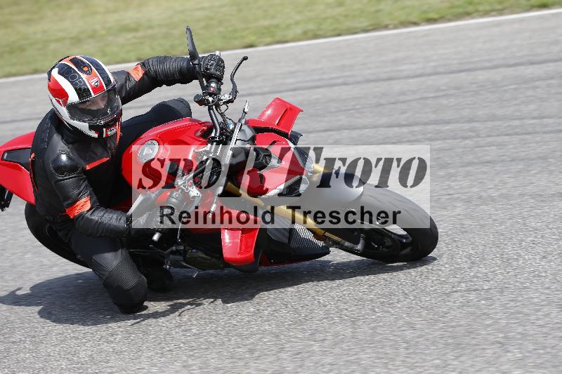 /27 12.06.2025 Ducati Schweiz Trackday Warmup  ADR/gruen-vert/ohne